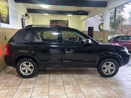 HYUNDAI TUCSON 2.0 MPFI GLS 16V 143CV 2WD GASOLINA 4P AUTOMÁTICO HYUNDAI TUCSON 2.0 MPFI GLS 16V 143CV 2WD GASOLINA 4P AUTOMÁTICO